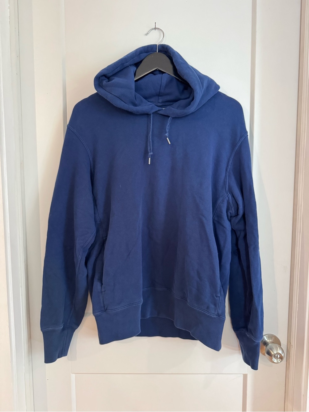 Uniqlo Men’s Navy Blue Pullover Drawstring Hoodie